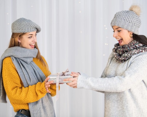 Descopera cele 20 idei de cadouri neasteptate pentru prietena ta